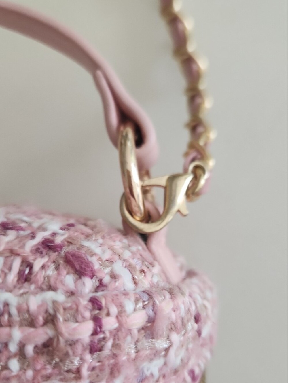 Pink Tweed Mini Vanity Crossbody Bag with Floral Charms..so Pretty! - Picture 8 of 11